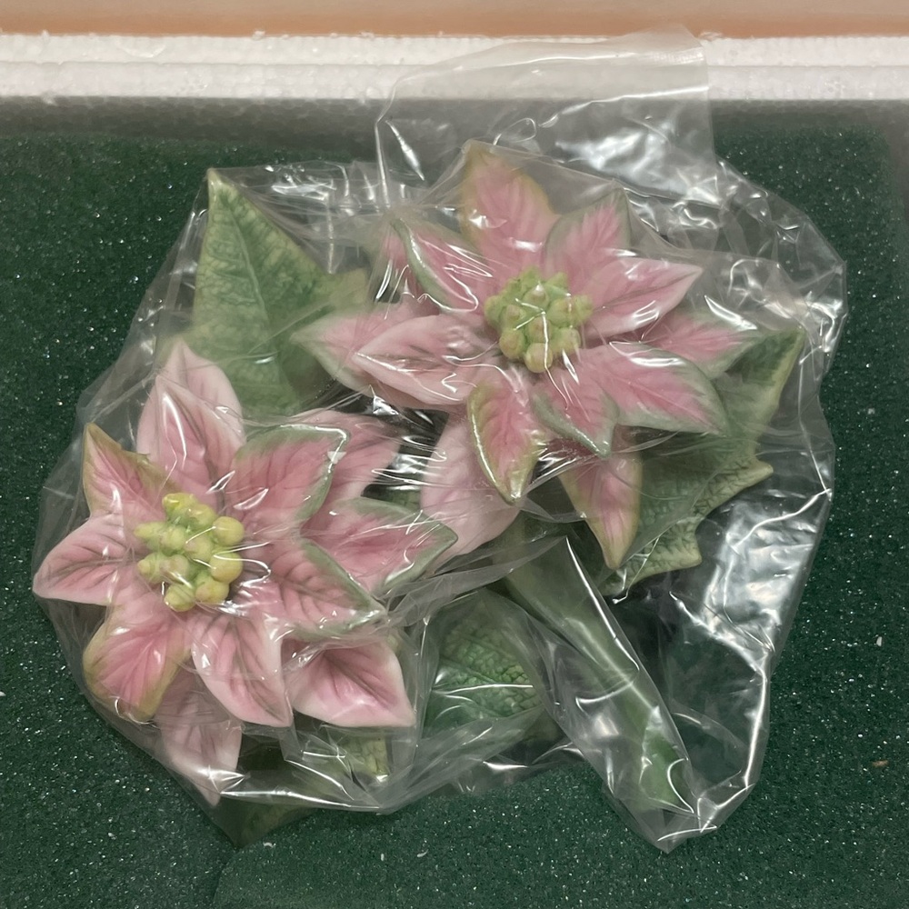 LENOX 2001 Porcelain Pink Poinsettia Flower Sculpture In Box With Certificate - Picture 5 of 5